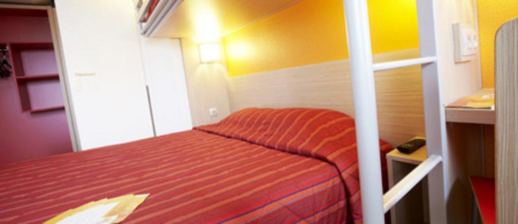 Premiere Classe Versailles - Saint Cyr L'Ecole Ngoại thất bức ảnh